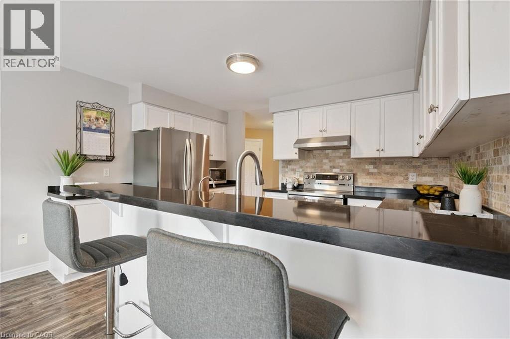 98 Schroder Crescent Property Photo 10