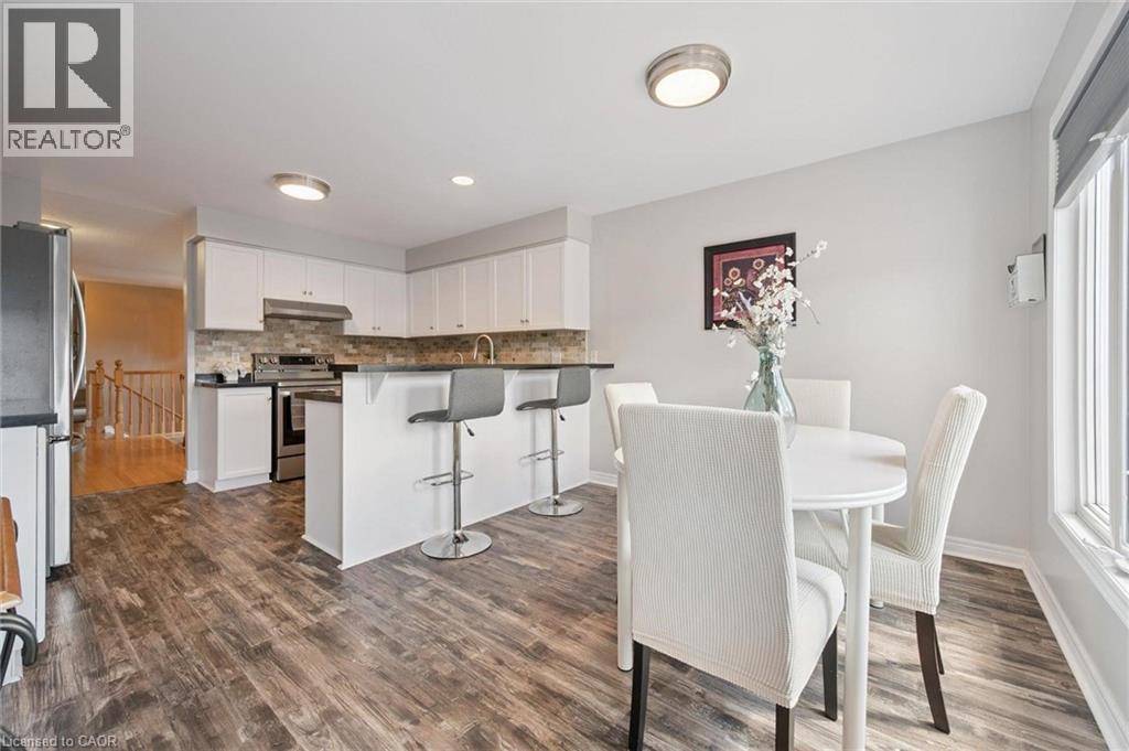 98 Schroder Crescent Property Photo 12