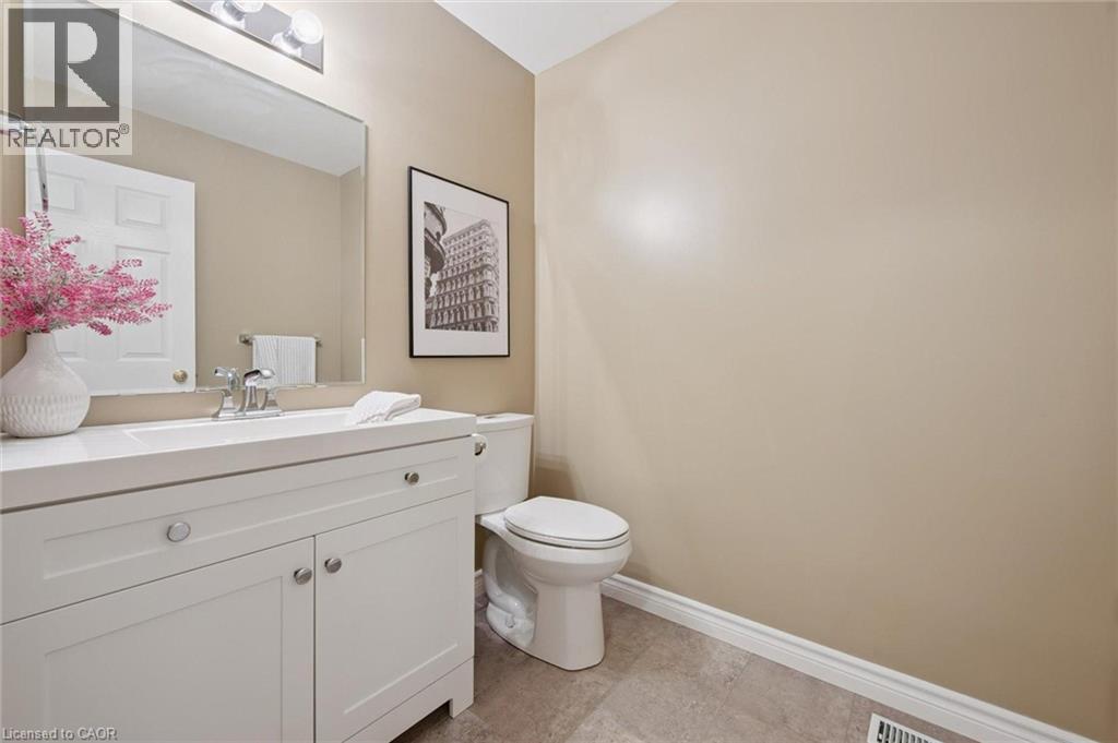 98 Schroder Crescent Property Photo 13