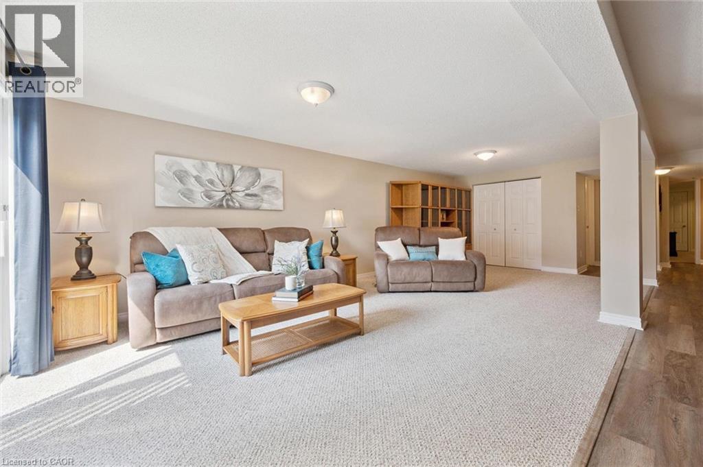 98 Schroder Crescent Property Photo 18