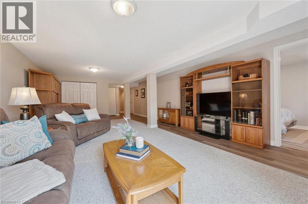 98 Schroder Crescent Property Photo 19