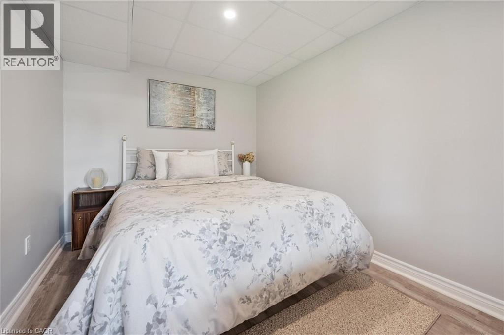 98 Schroder Crescent Property Photo 20