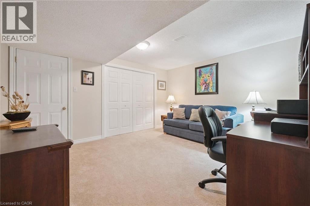 98 Schroder Crescent Property Photo 22