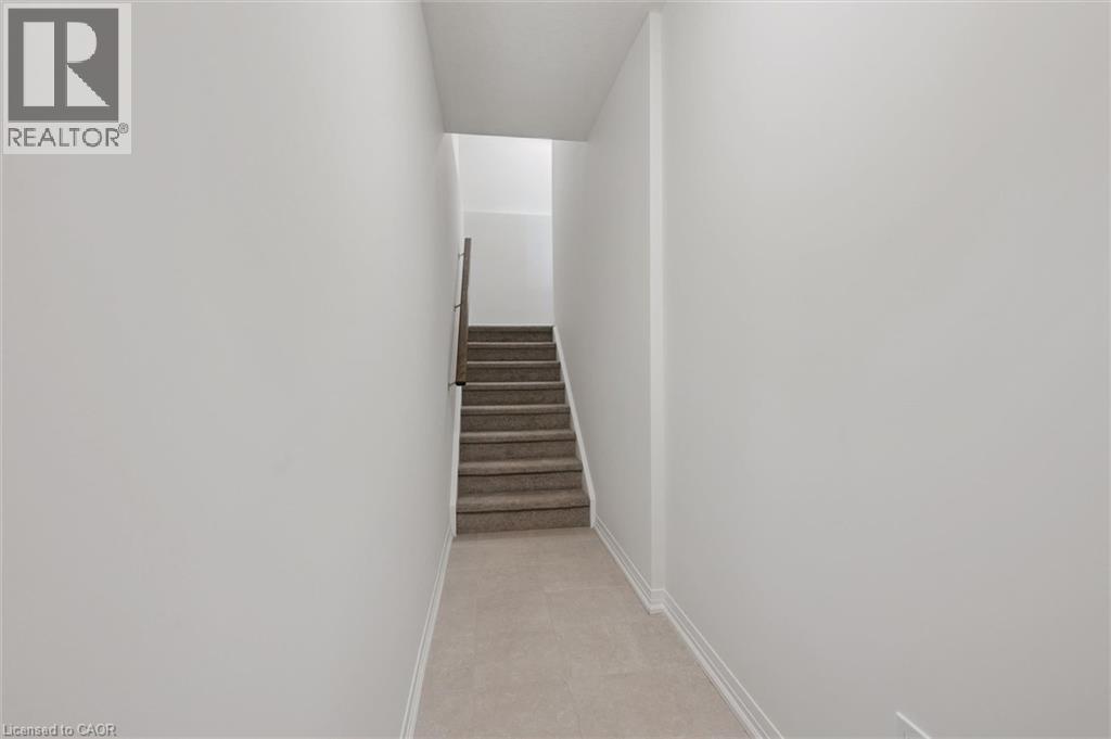 525 Erinbrook Drive Unit# B039 Property Photo 7