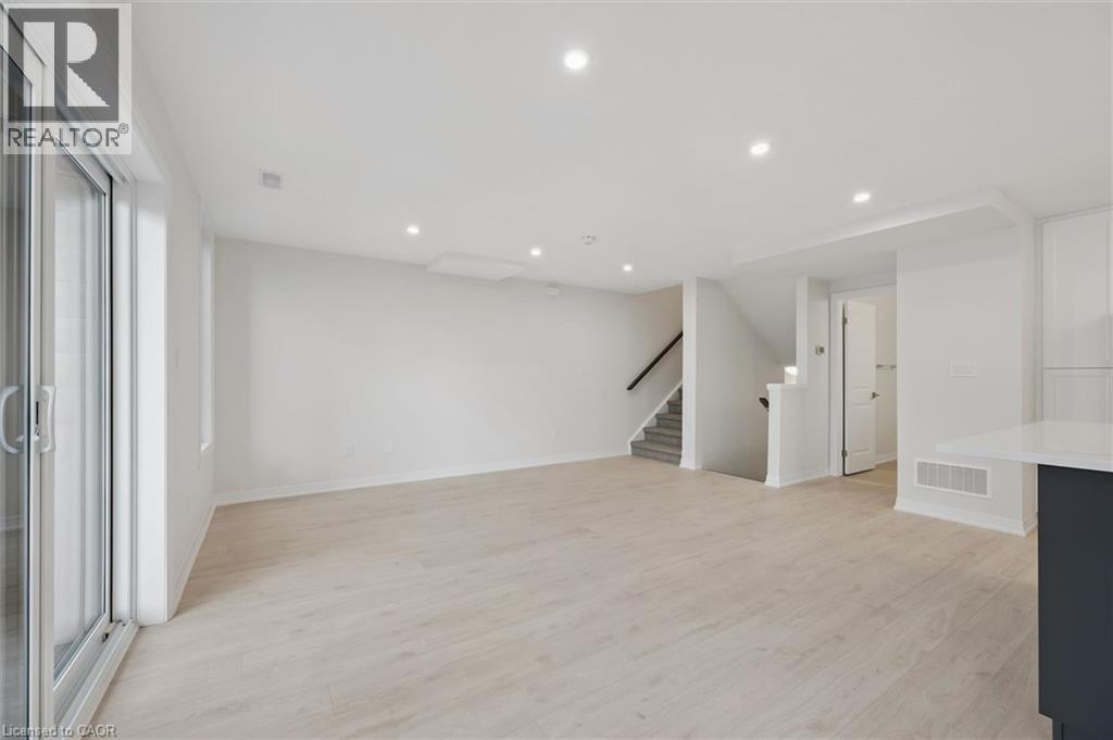 525 Erinbrook Drive Unit# B039 Property Photo 11