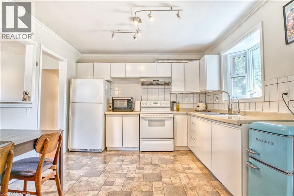 365 Adeline Drive Property Photo 10