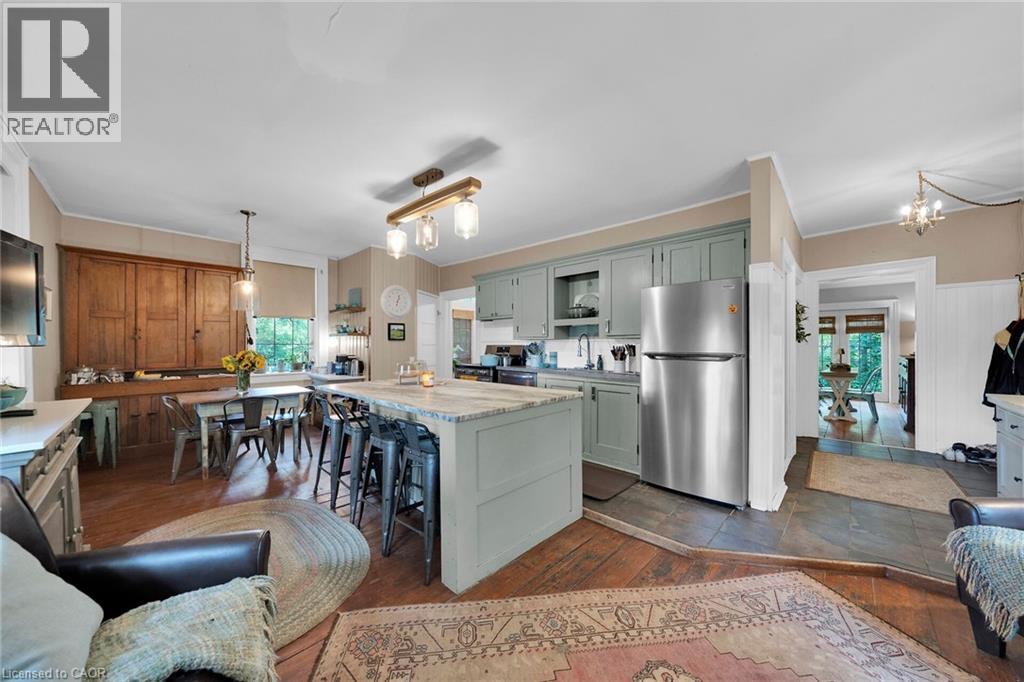 655 Townline Road W Property Photo 12