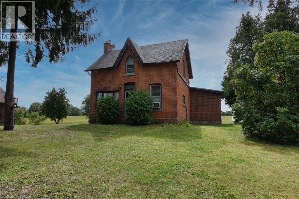 8125 Dickenson Road E Photo de la propriété 1