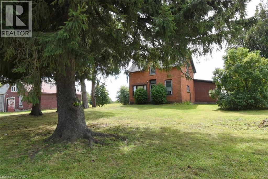8125 Dickenson Road E Property Photo 3