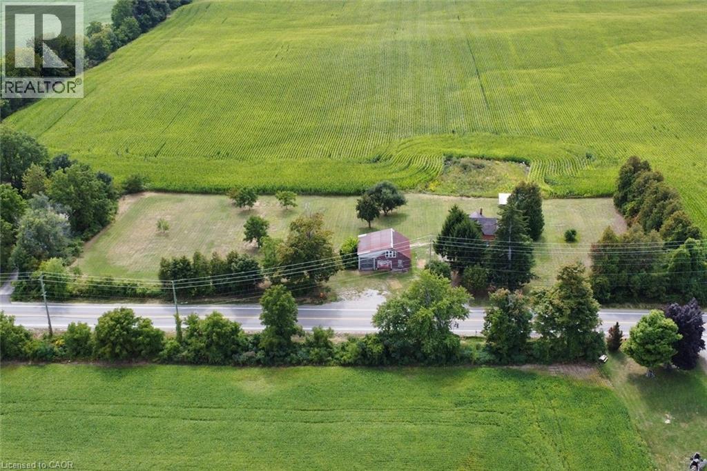 8125 Dickenson Road E Property Photo 7