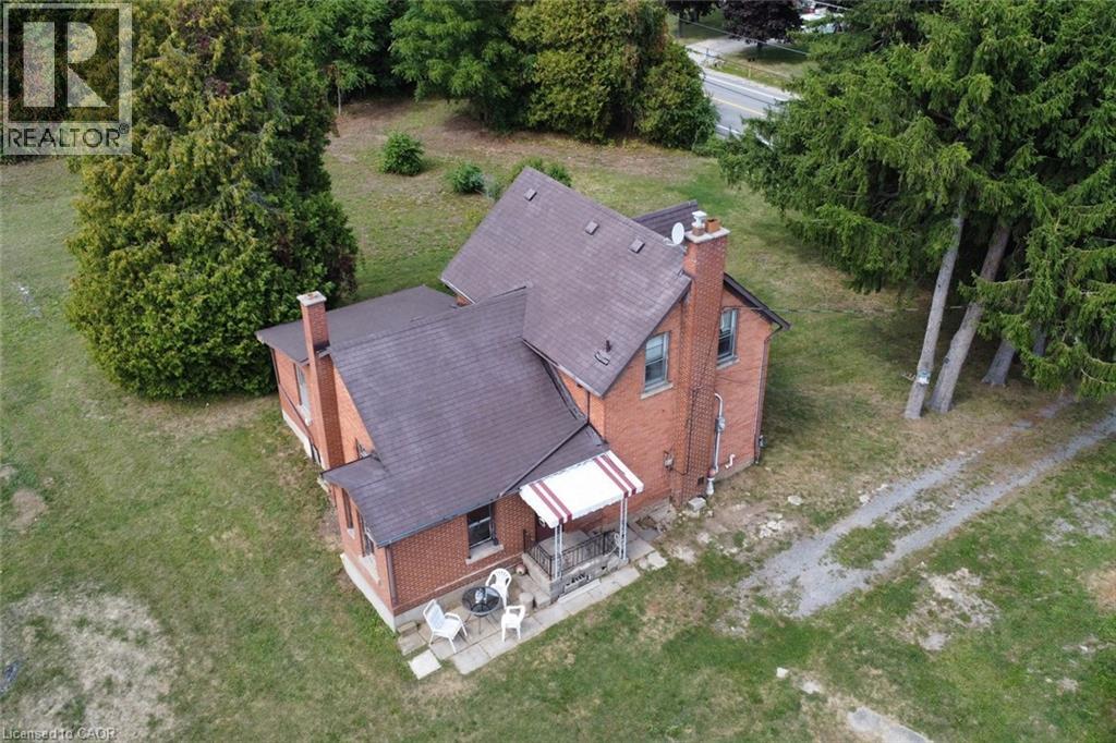 8125 Dickenson Road E Property Photo 12