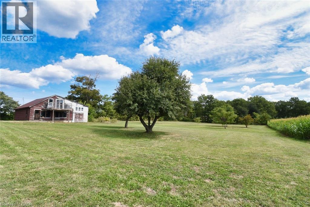 8125 Dickenson Road E Property Photo 20