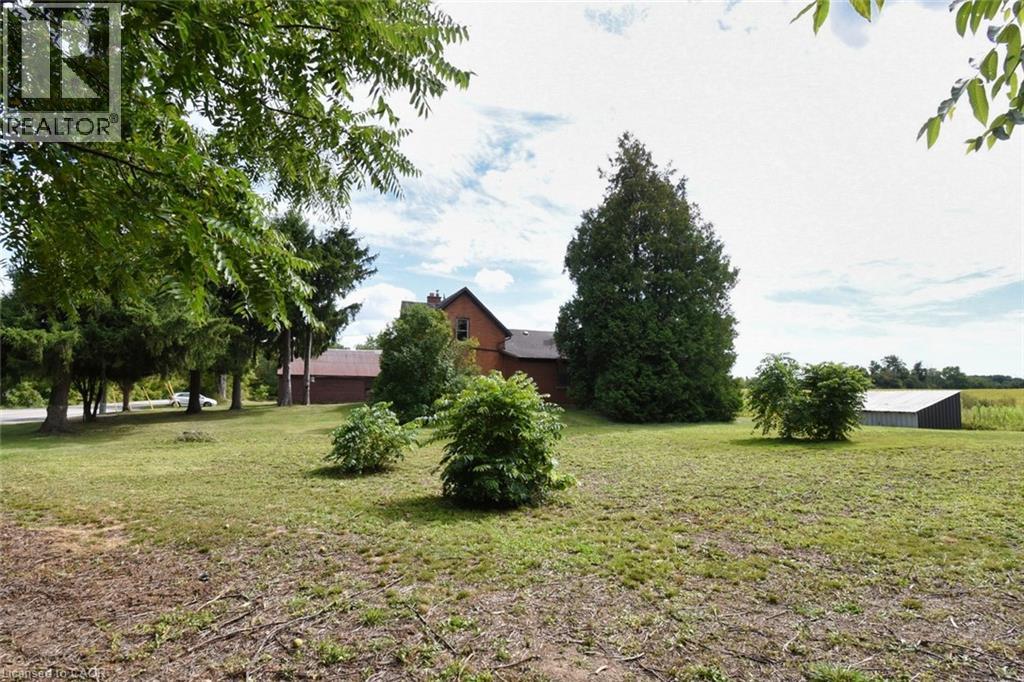 8125 Dickenson Road E Property Photo 24