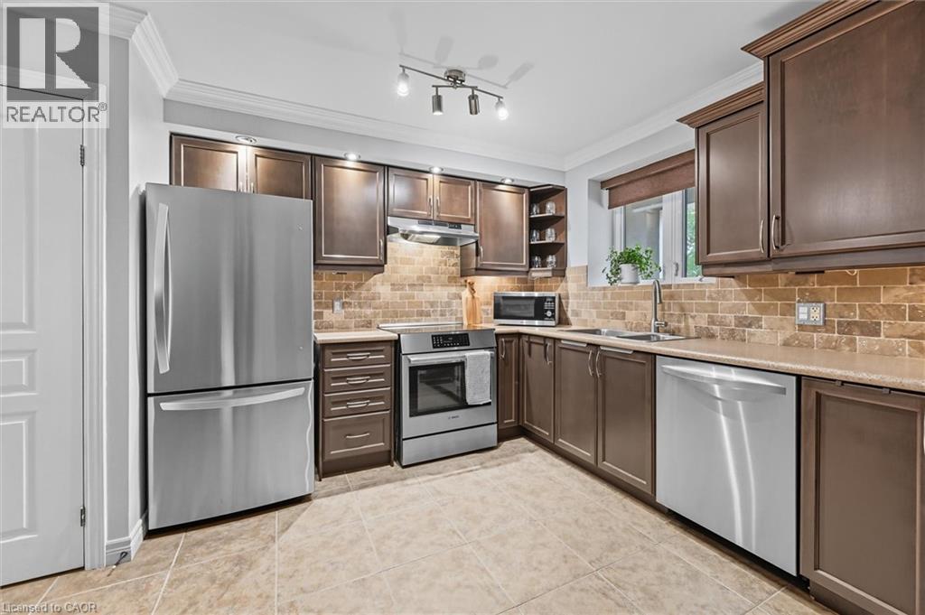 1212 Fennell Avenue E Unit# 304 Property Photo 4