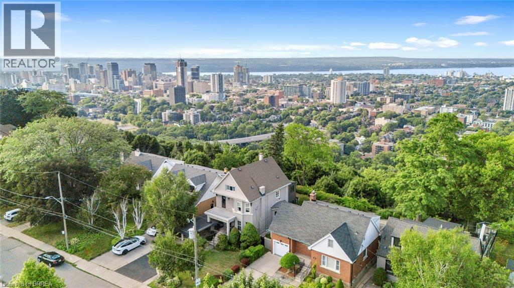 47 MOUNTAIN PARK Avenue Property Photo 1