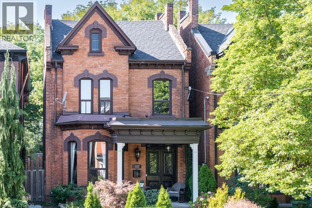 122 EAST Avenue S Property Photo 1