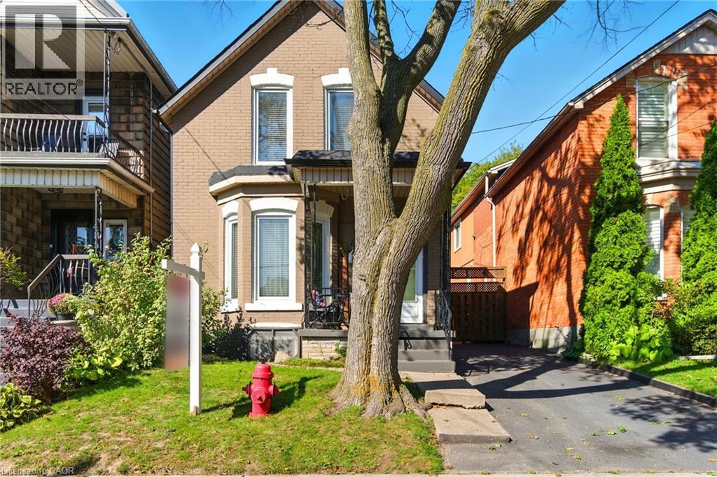 487 Catharine Street N Property Photo 1