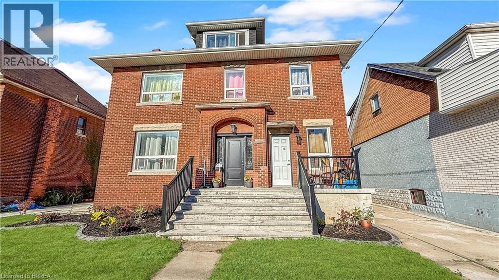 119 Ottawa Street N Property Photo 2