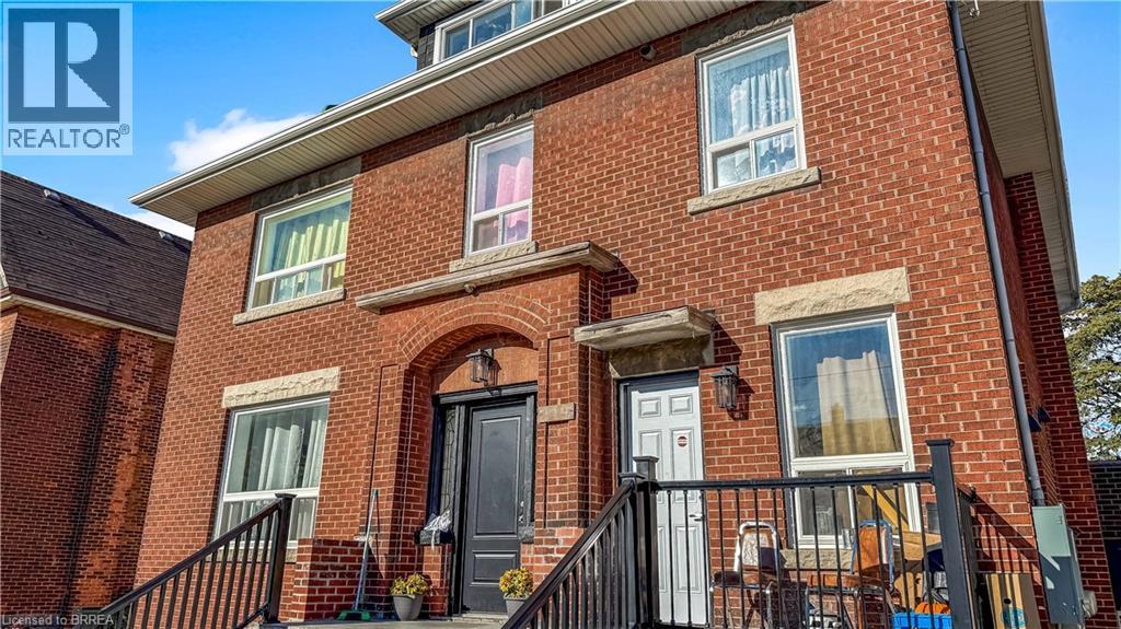 119 Ottawa Street N Property Photo 5