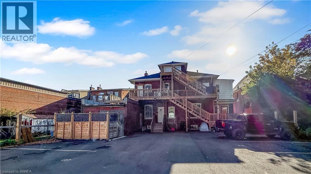 119 Ottawa Street N Property Photo 6