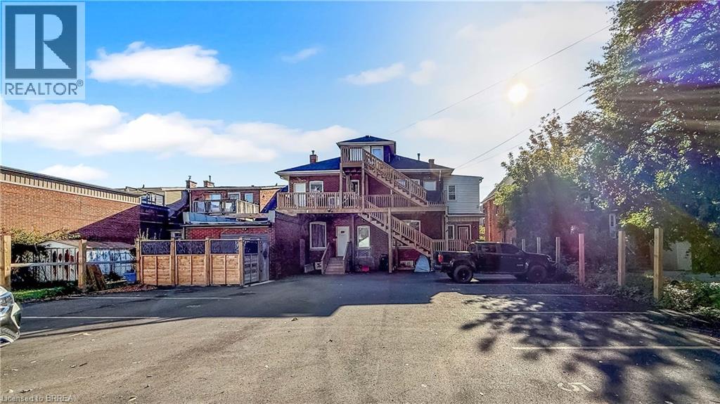 119 Ottawa Street N Property Photo 7