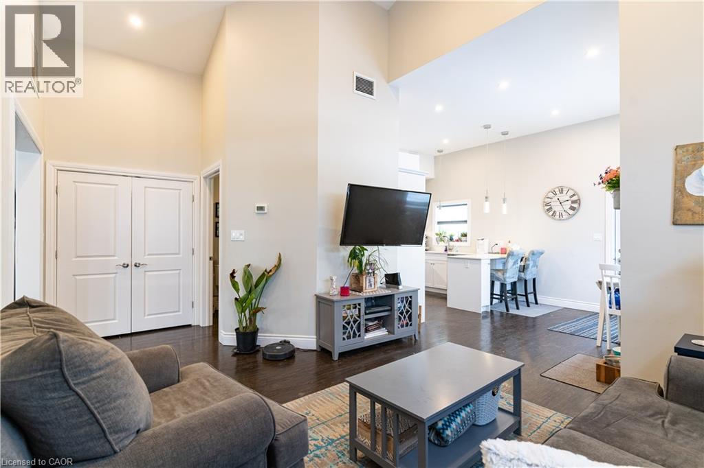 55 Snyder's Road W Property Photo 42