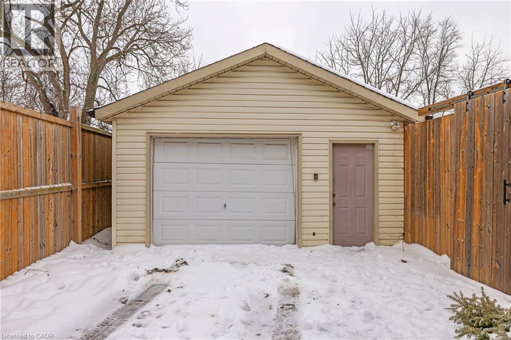 4731 Third Avenue Property Photo 3