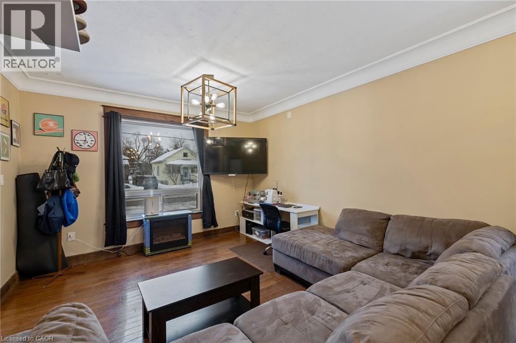 4731 Third Avenue Property Photo 12