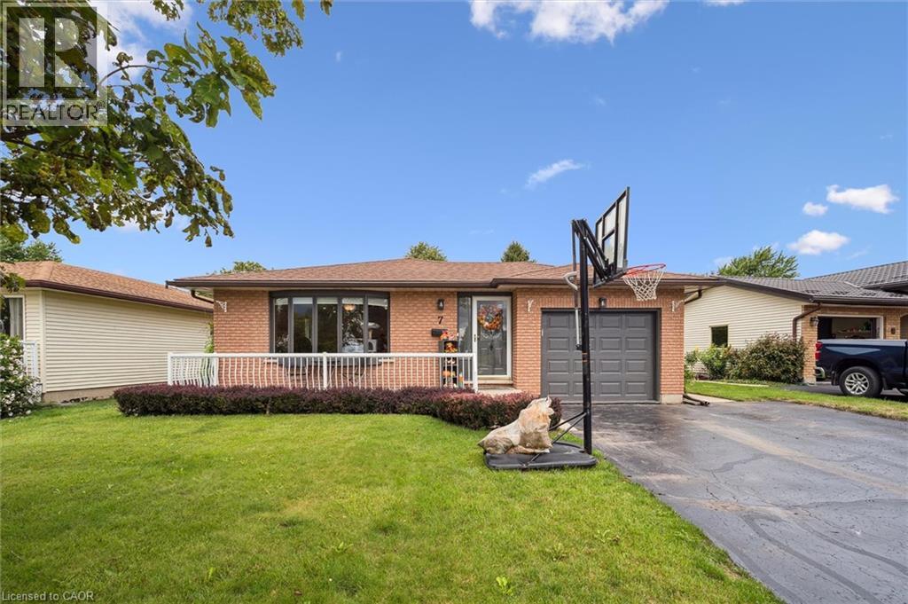 7 Eastview Drive Property Photo 1