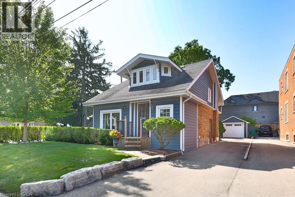 44 Mississauga Road N Property Photo 1