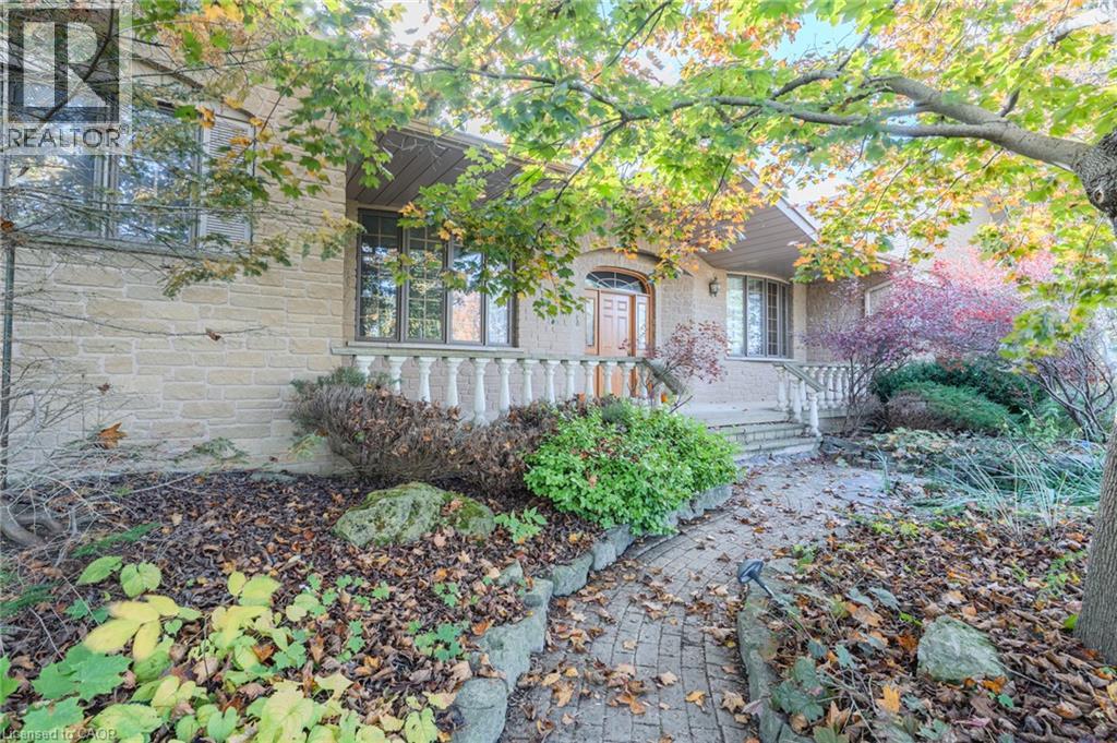 425 Golf Club Road Property Photo 2