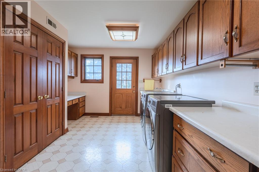 425 Golf Club Road Property Photo 14