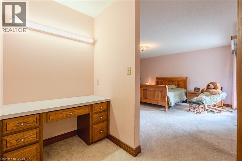 425 Golf Club Road Property Photo 21