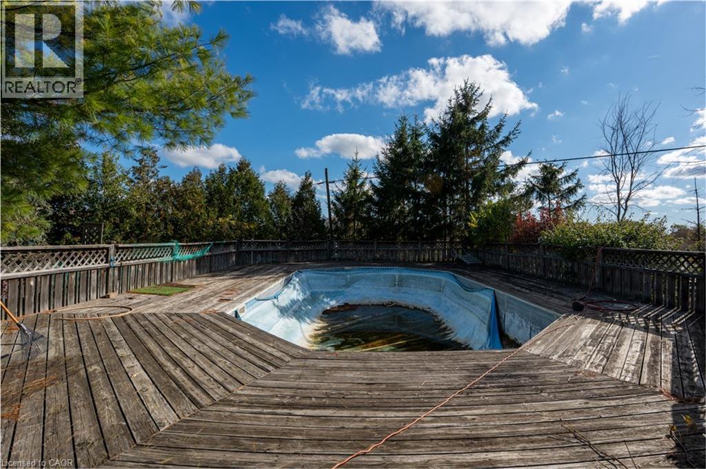 425 Golf Club Road Property Photo 40