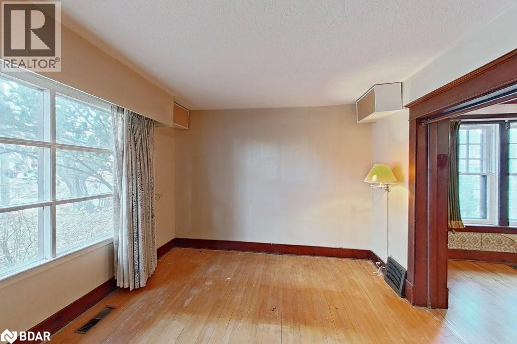 146 West Street Property Photo 8