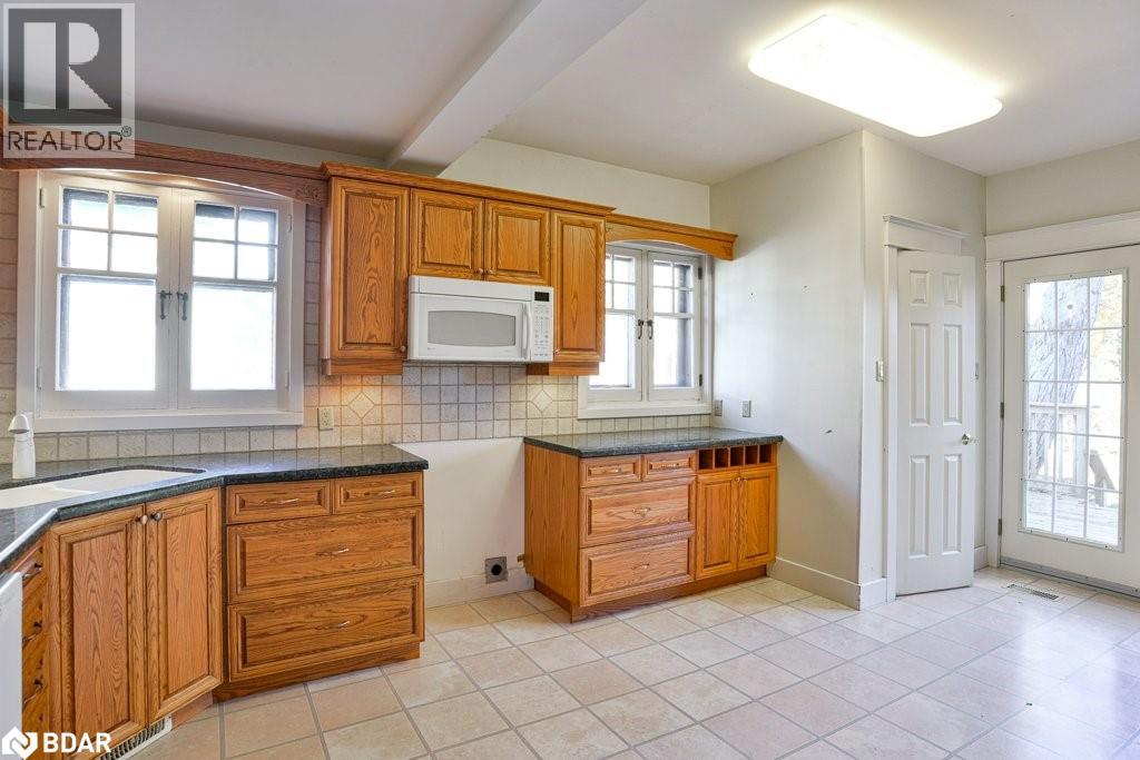 146 West Street Property Photo 12