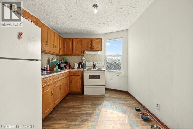 196 1/2 Kenilworth Avenue N Property Photo 30