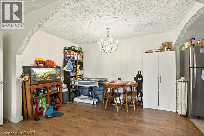 196 1/2 Kenilworth Avenue N Property Photo 38