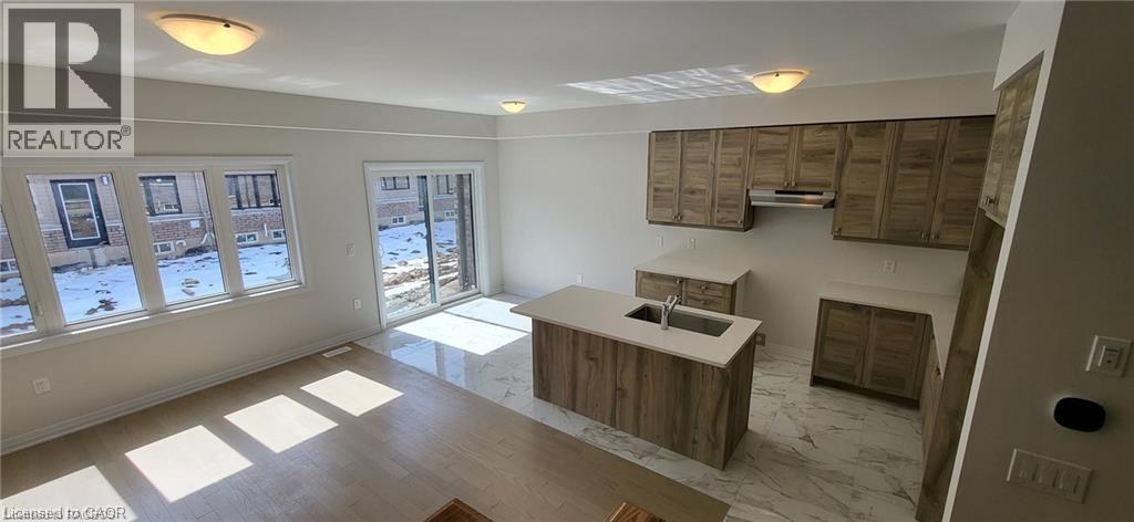 466 Adelaide Street Property Photo 1