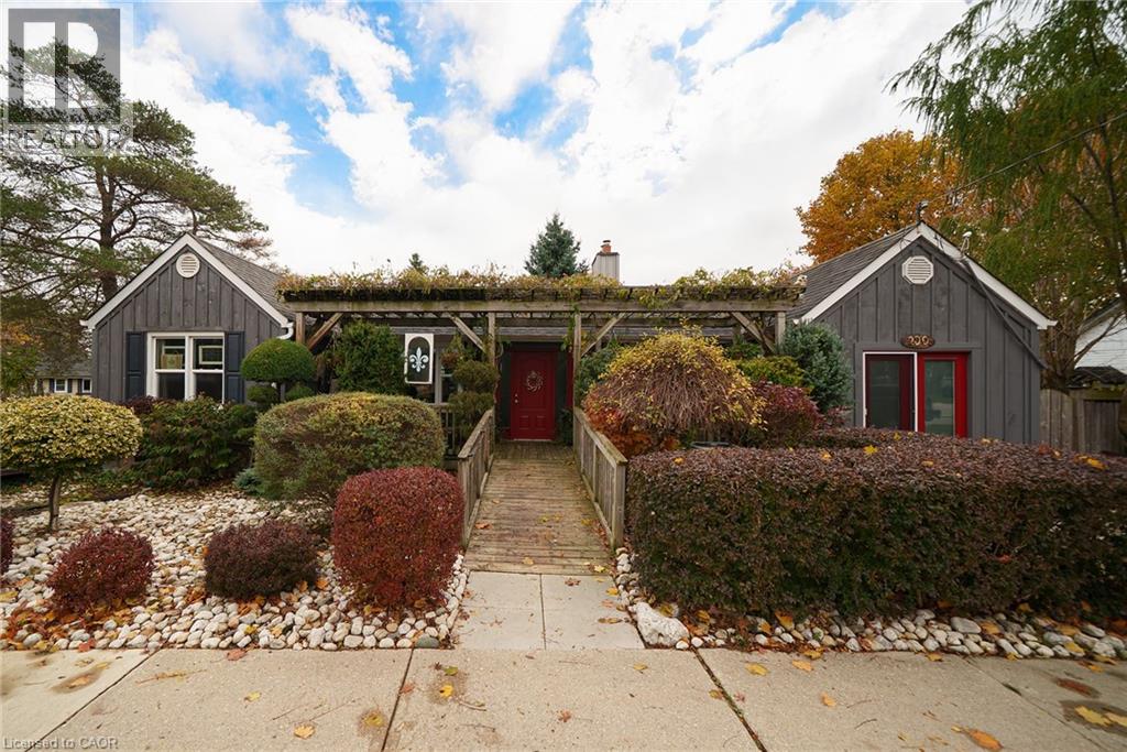 290 HILL Street Property Photo 1