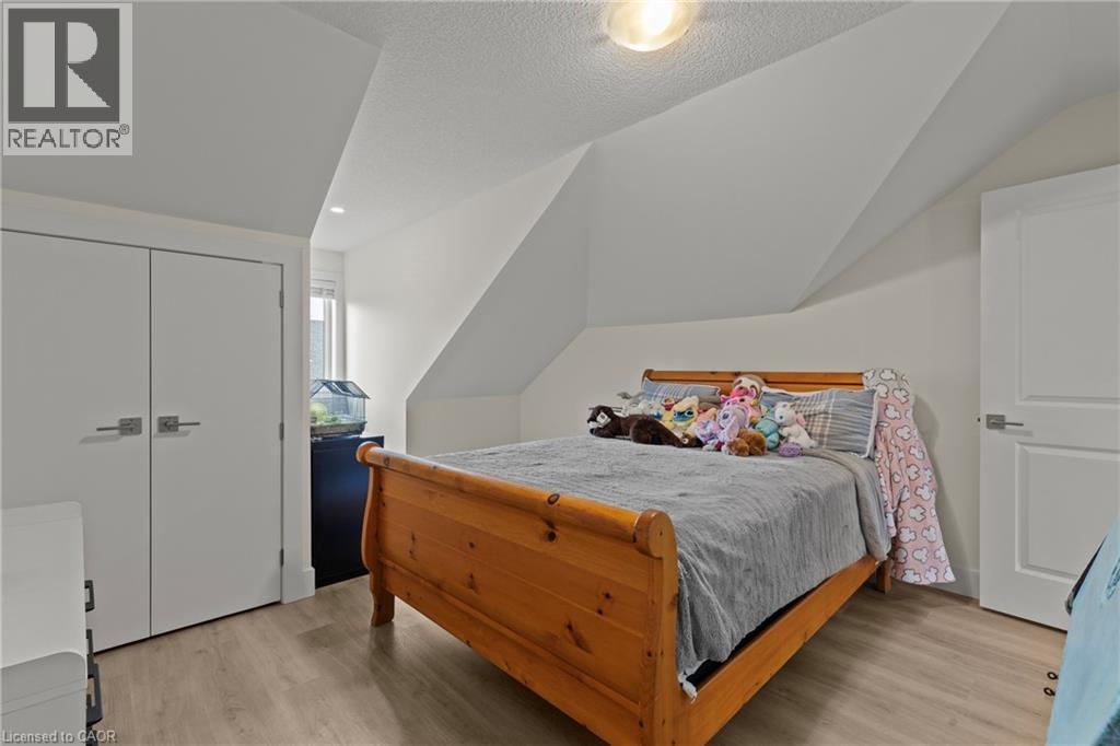 744 Nelson Street W Unit# 31 Property Photo 29