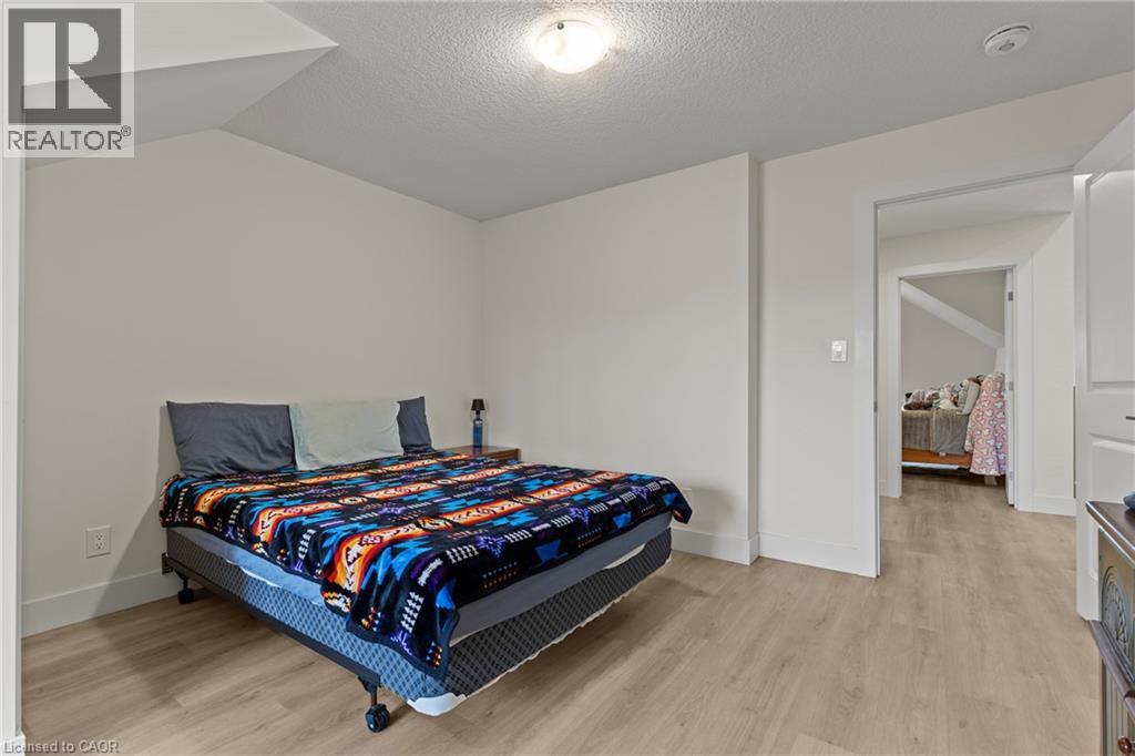 744 Nelson Street W Unit# 31 Property Photo 32