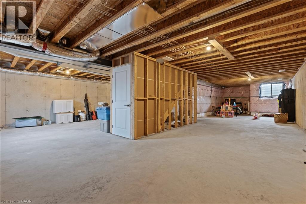 744 Nelson Street W Unit# 31 Property Photo 33