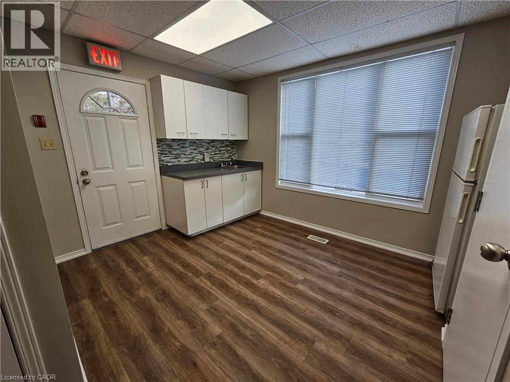 100 Lancaster Street E Property Photo 10