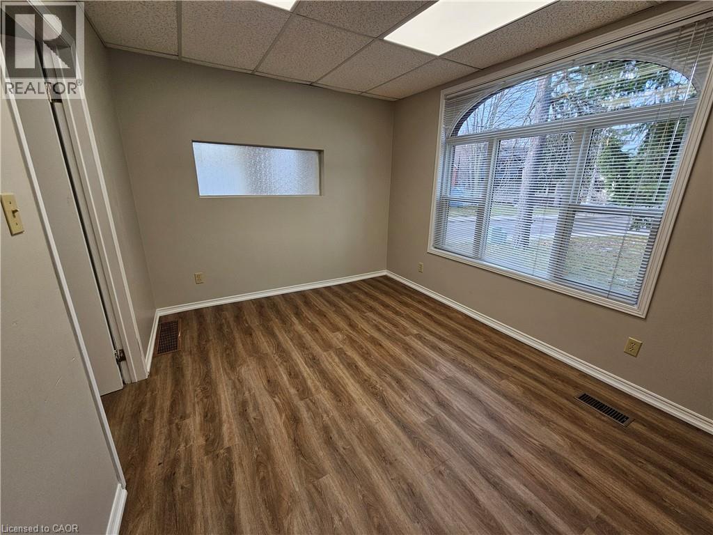 100 Lancaster Street E Property Photo 15