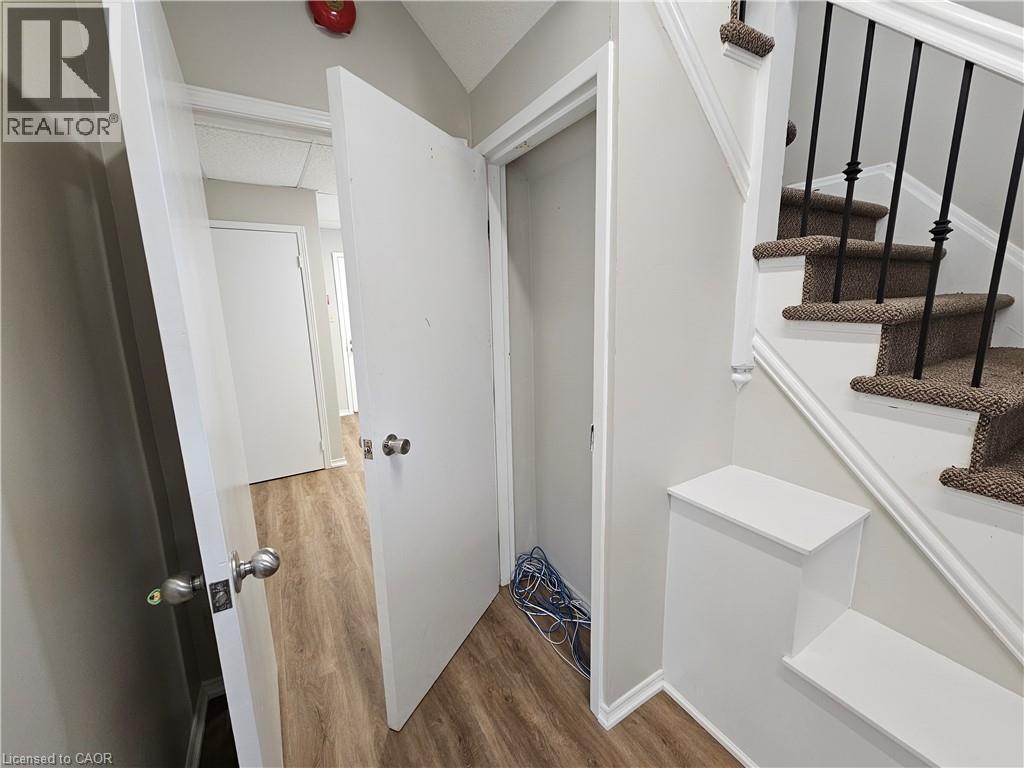 100 Lancaster Street E Property Photo 16