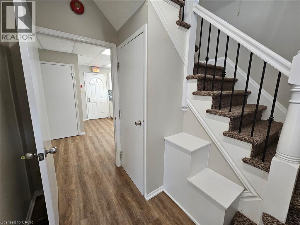 100 Lancaster Street E Property Photo 17