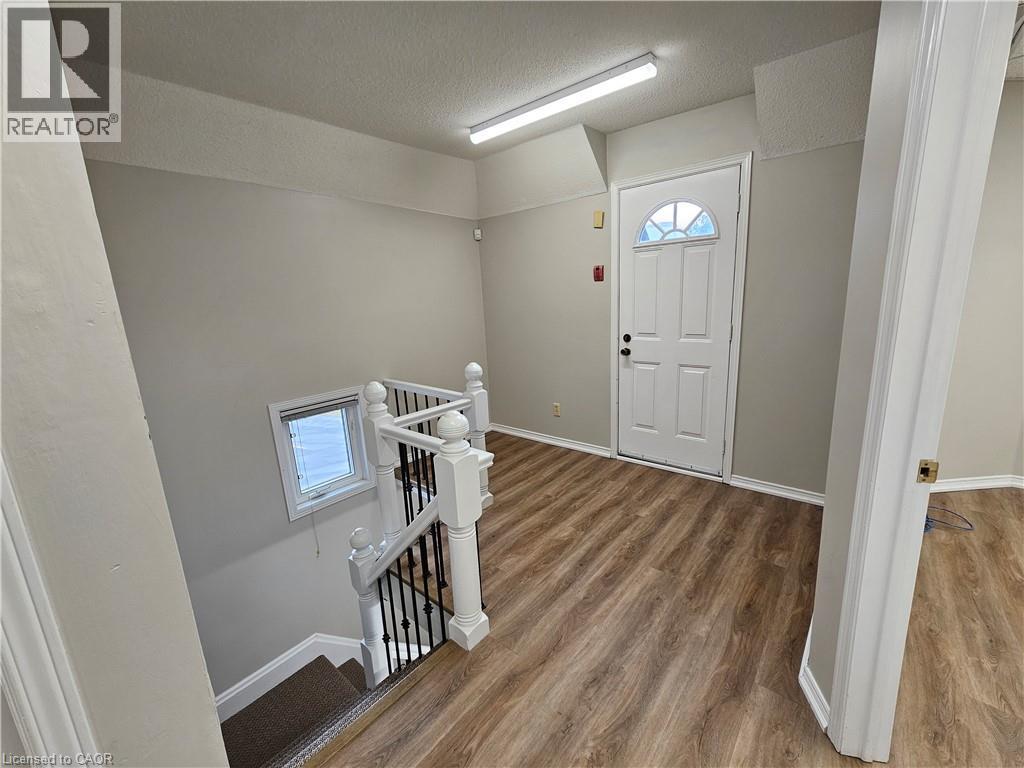 100 Lancaster Street E Property Photo 20