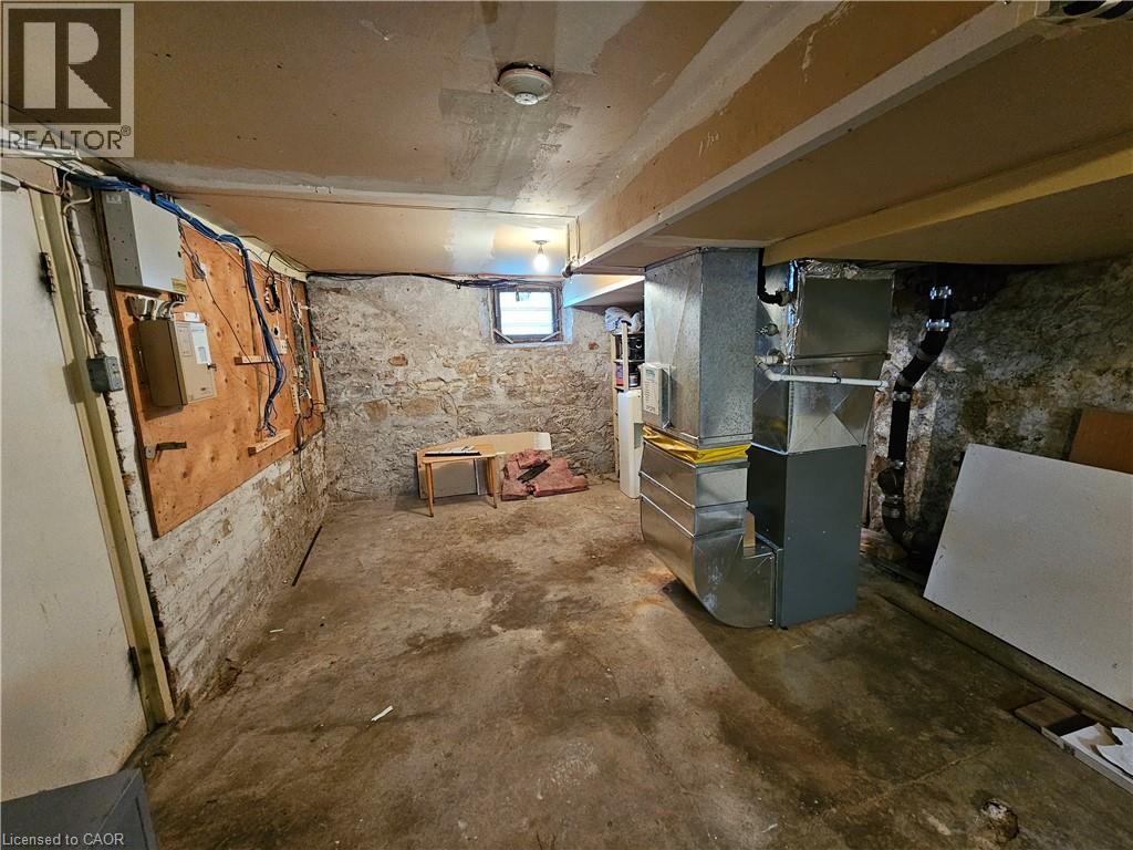 100 Lancaster Street E Property Photo 32