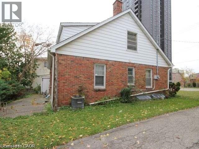342 King Street N Property Photo 5